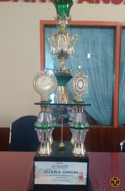 SMANSA PAPA  RAIH JUARA UMUM  GENTSOFIC'7